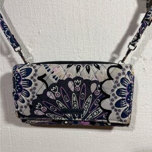Vera Bradley Zip Around Wallet crossbody Mimosa Medallion